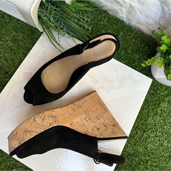 VERONICA BEAR
Dali Sand Suede Peep-Toe Wedge Platform Sandals size 9 - Picture 12 of 16